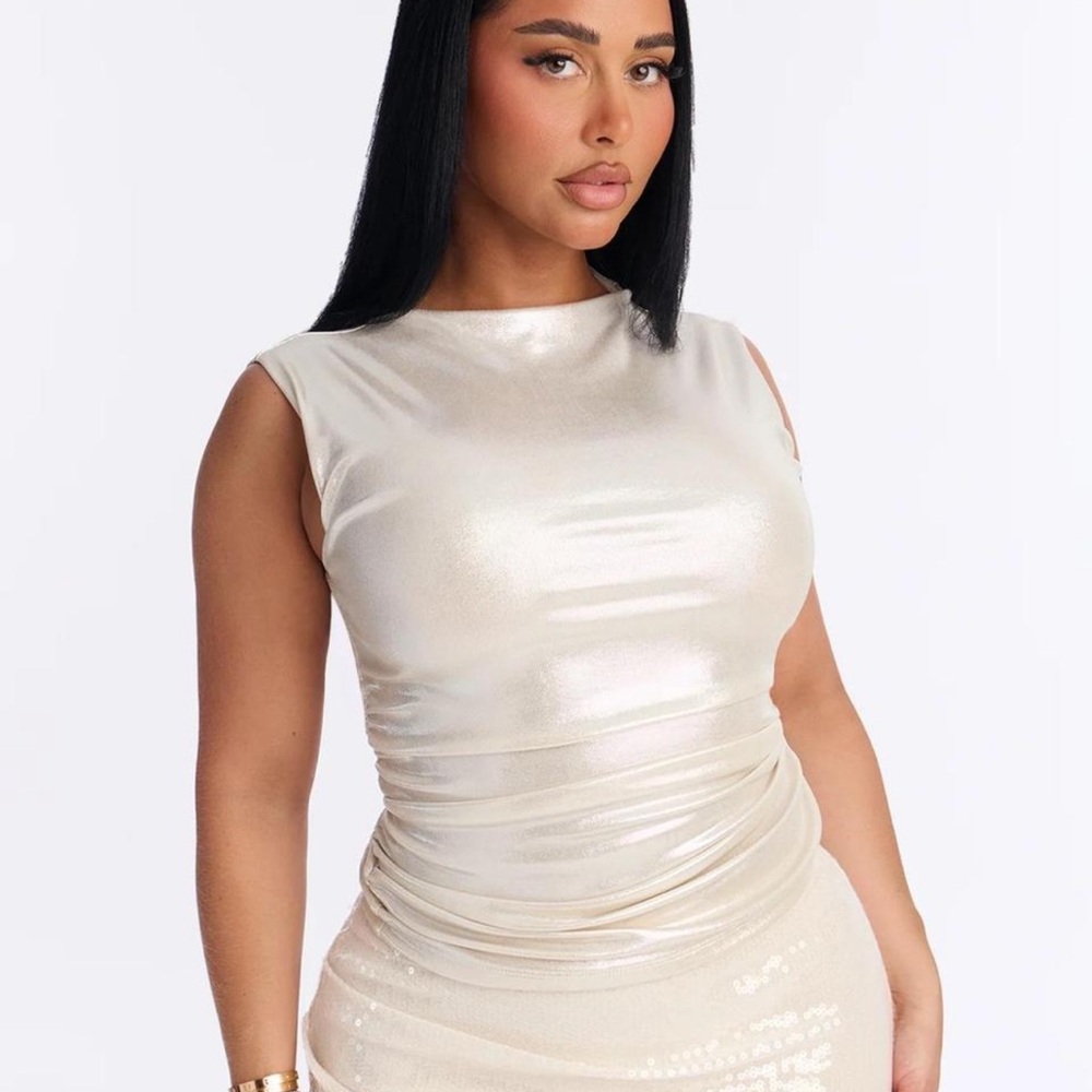 Fashion Nova Iridescent Pearl Sleeveless Tank